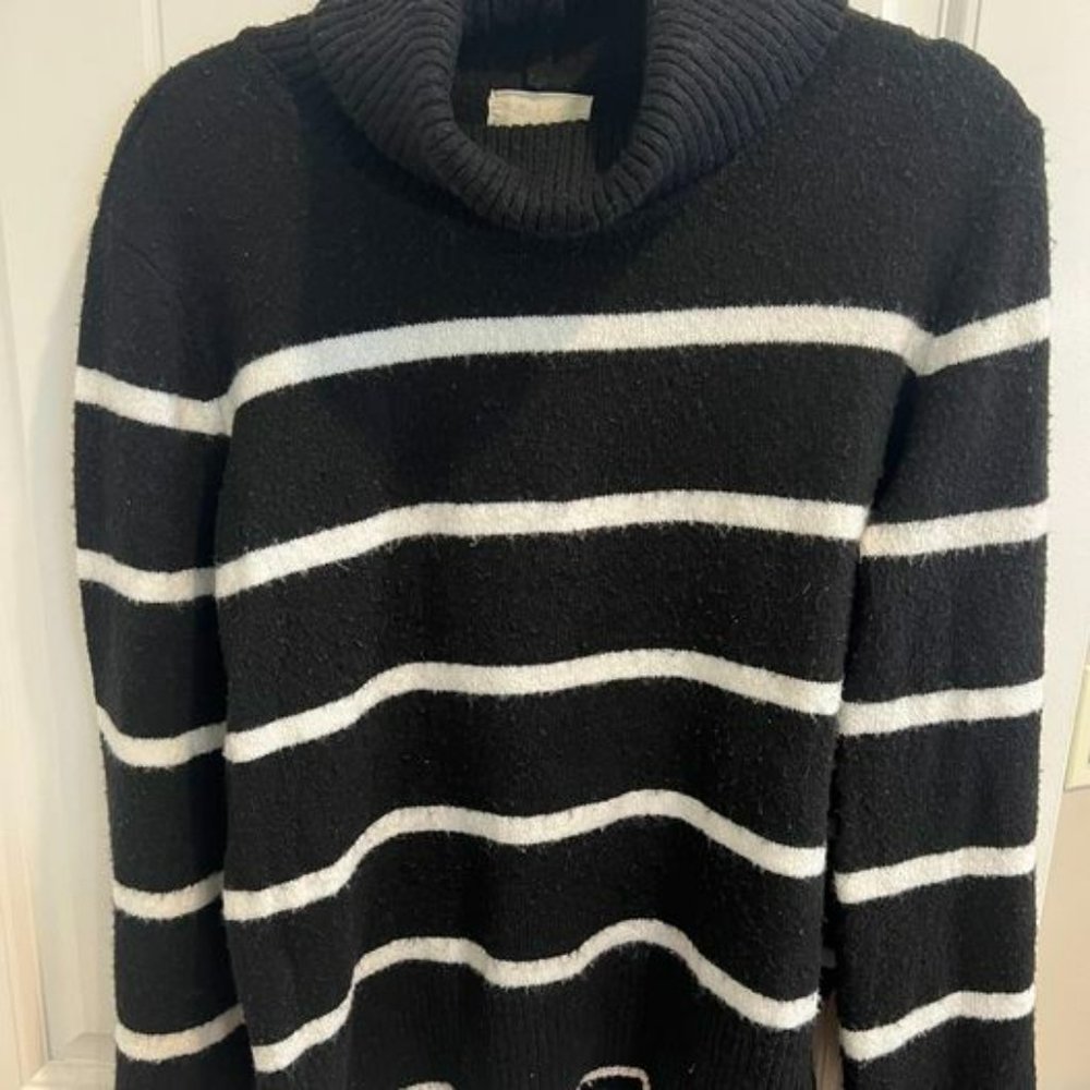 Black winter sweater with white stripes